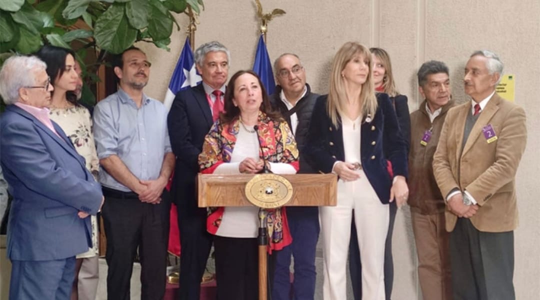 Grupo transversal de senadores forman bancada para promover el modelo empresarial cooperativo chileno